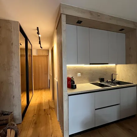 Luxury Vucko 448